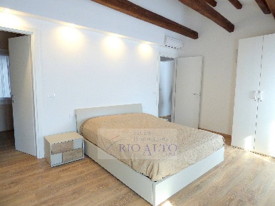 Foto Appartamento a Venezia San Marco di 72 m² con 5 locali in vendita