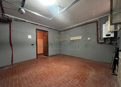 Foto Box in Via Melfi, Parolise di 32 m² con 1 locali in vendita