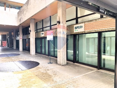 Foto Ufficio in CORSO MILANO, Monza San Carlo - Stazione di 280 m²