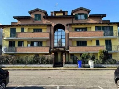 Foto Appartamento in Via Caduti di Nassiriya 5, Carpiano di 83 m² all'asta