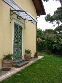 Foto Villa bifamiliare in Via Marco Polo, Pietrasanta di 130 m² in affitto