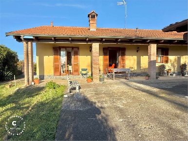 Foto Villa unifamiliare in Via Maestra 50, San Paolo Solbrito di 170 m²