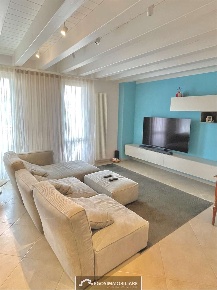 Foto Appartamento in Via Mezzocolle, Desenzano del Garda Desenzano Centro