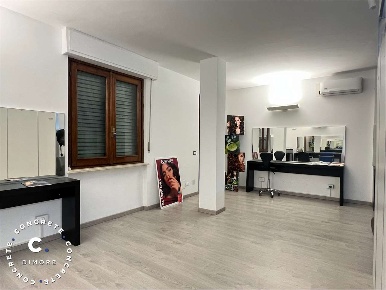 Foto Appartamento in Via Roma 8, Chieri Centro Storico di 170 m² in vendita