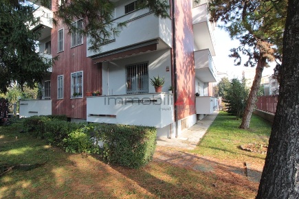 Foto Laboratorio a Cassina de' Pecchi di 84 m² con 1 locali in vendita