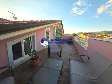 Foto Appartamento a Massa Marina di Massa Centro di 80 m² con 3 locali