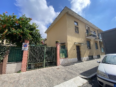 Foto Appartamento a Torino Città Giardino di 203 m² con 6 locali in vendita