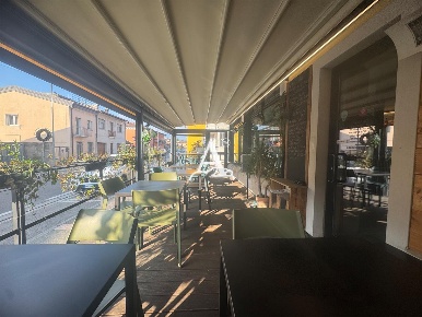 Foto Bar a San Giovanni Lupatoto Centro di 130 m² con 3 locali in vendita