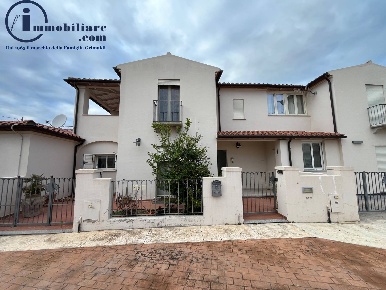 Foto Casa indipendente in Via del Pescatore, Tortolì Centro di 120 m²