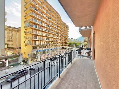 Foto Appartamento in Via Giovan Battista Lulli, Palermo Malaspina di 134 m²