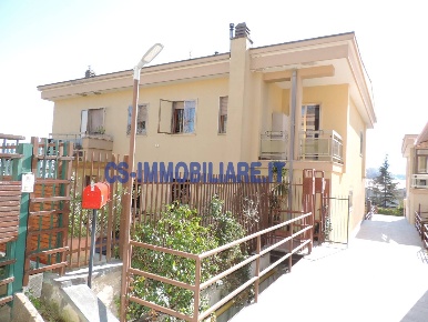Foto Appartamento in Via Sanremo, Potenza Centro di 170 m² con 6 locali