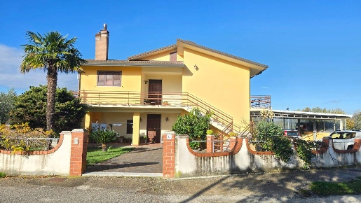 Foto Villa bifamiliare in Contrada Sant'Andrea, Paternopoli di 250 m²