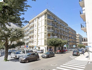 Foto Appartamento in Via G. Fanelli, Martina Franca di 192 m² con 8 locali