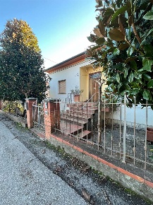 Foto Casa indipendente a Sinalunga di 160 m² con 5 locali in vendita