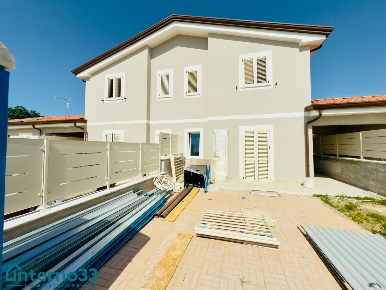 Foto Villa a schiera in Via Dogana 30, Luni di 95 m² con 4 locali