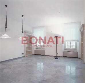 Foto Appartamento a La Spezia Centro Storico di 220 m² con 10 locali