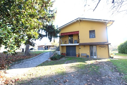 Foto Casa indipendente in Via Sant'Andrea, Valsamoggia di 160 m² in vendita