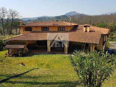 Foto Villa unifamiliare in Via montebonelli, Lucca La Maulina - Morianese