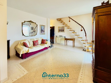 Foto Appartamento a Sarzana di 95 m² con 4 locali in vendita