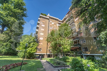 Foto Appartamento in Via Leon Battista Alberti 5, Milano Sempione di 93 m²