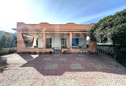 Foto Villa unifamiliare in Via MAESTRALE 5, Avola Centro di 185 m²