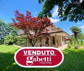 Foto Villa unifamiliare in Via Evangelista Torricelli 1, Centro di 340 m²