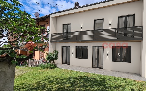 Foto Casa indipendente in costa, Cumiana Centro di 120 m² con 5 locali