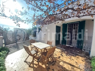 Foto Casa indipendente in Via Rimini 2, Taviano di 65 m² con 3 locali