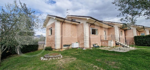 Foto Case indipendenti in Via o. Dalla Castagna snc, Isernia di 110 m²