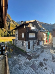 Foto Casa indipendente in Via Frazione Fondovalle 39c, Formazza di 120 m²