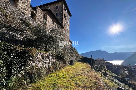 Foto Appartamento in Via per San Lorenzo 21, Tenno Centro di 120 m²