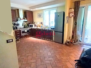 Foto Casa indipendente a Misano Adriatico di 230 m² con 7 locali in vendita