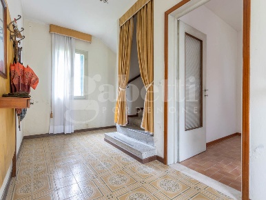 Foto Villa a schiera in Via Troset 32, Cordenons Centro di 221 m²