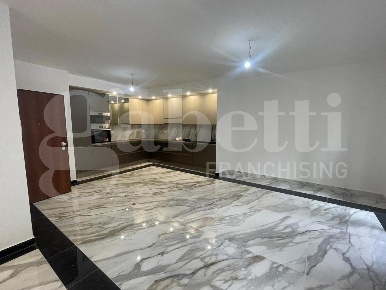 Foto Appartamento in Via Melandri 58, Sanremo Corso degli Inglesi di 130 m²