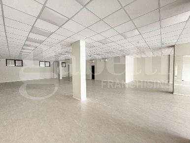 Foto Negozio in Corso risorgimento 365, Isernia Centro di 268 m² in affitto