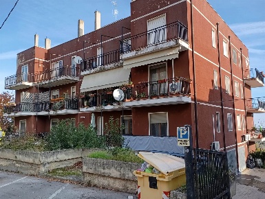 Foto Appartamento a Orsogna Centro di 89 m² con 6 locali in vendita