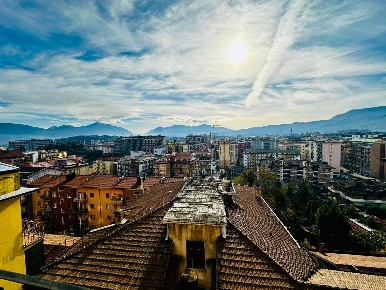 Foto Appartamento in VIA PIAVE, Avellino di 230 m² con 9 locali in vendita