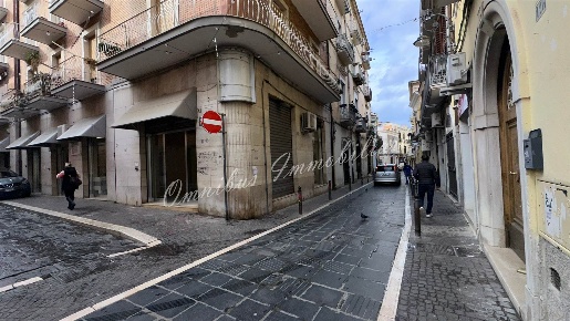 Foto Locale commerciale a Foggia di 75 m² con 2 locali in affitto