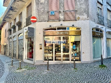 Foto Alimentari in VIA MONSIGNOR GIULIO BILABINI, Nembro Centro di 65 m²