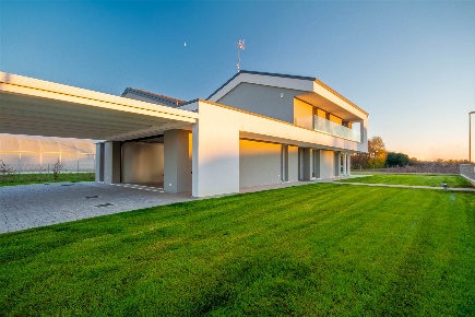 Foto Villa unifamiliare a Borgoricco di 320 m² con 9 locali in vendita