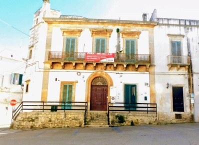 Foto Casa indipendente a Martina Franca di 315 m² con 17 locali in vendita