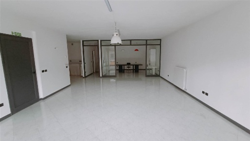 Foto Ufficio a Borgo San Lorenzo Centro di 90 m² con 1 locali in affitto