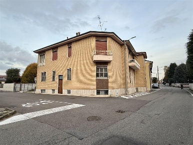 Foto Appartamento a Sedriano di 440 m² con 8 locali in vendita