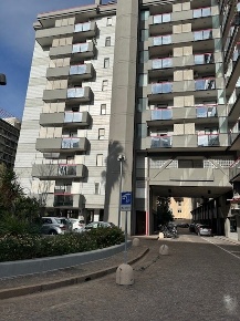Foto Appartamento in VIA AMENDOLA, Bari Carrassi di 170 m² con 5 locali
