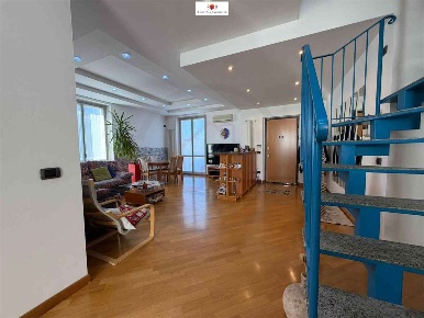 Foto Appartamento in via mario preda, Verano Brianza di 160 m² con 4 locali