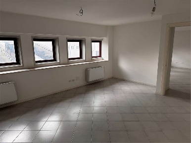 Foto Negozio a Pesaro di 152 m² con 4 locali in vendita
