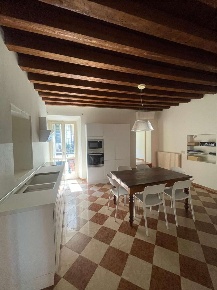 Foto Appartamento a Mantova di 120 m² con 5 locali in affitto