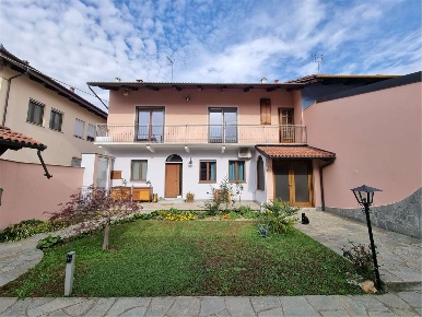 Foto Appartamento a Montanaro di 100 m² con 4 locali in affitto