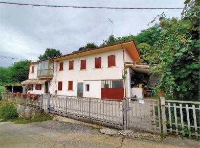 Foto Case indipendenti in Via Emilio Bongiovanni 64, Montebelluna di 214 m²