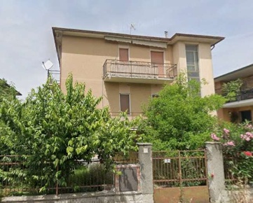 Foto Appartamento in Via Migliaro  4, Cremona Migliaro di 90 m² all'asta